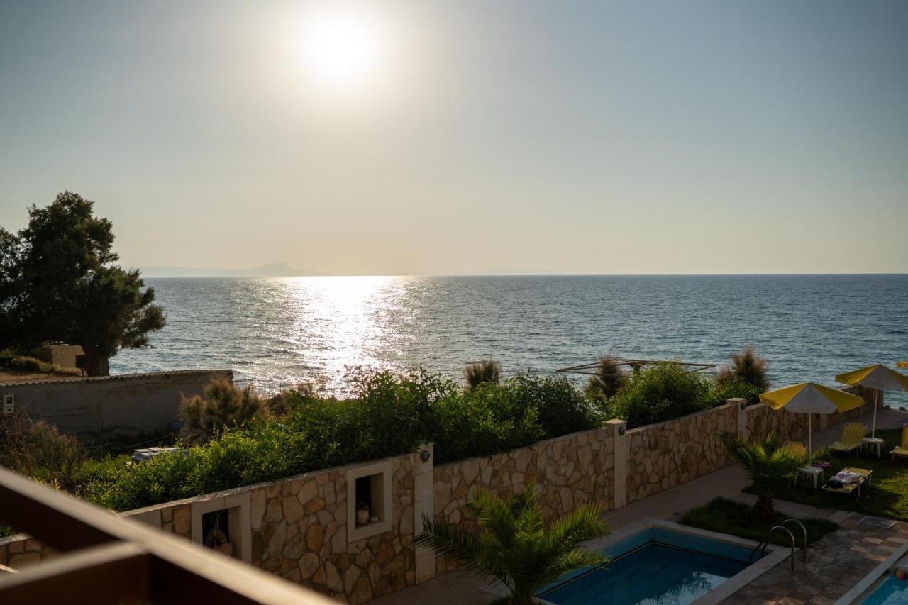 Hotel Ekavi 3*